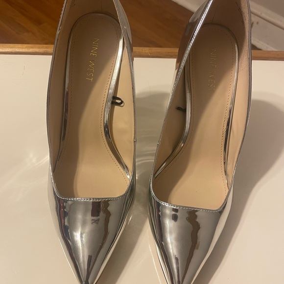 Nine West Silver Pumps - Picture 5 of 6